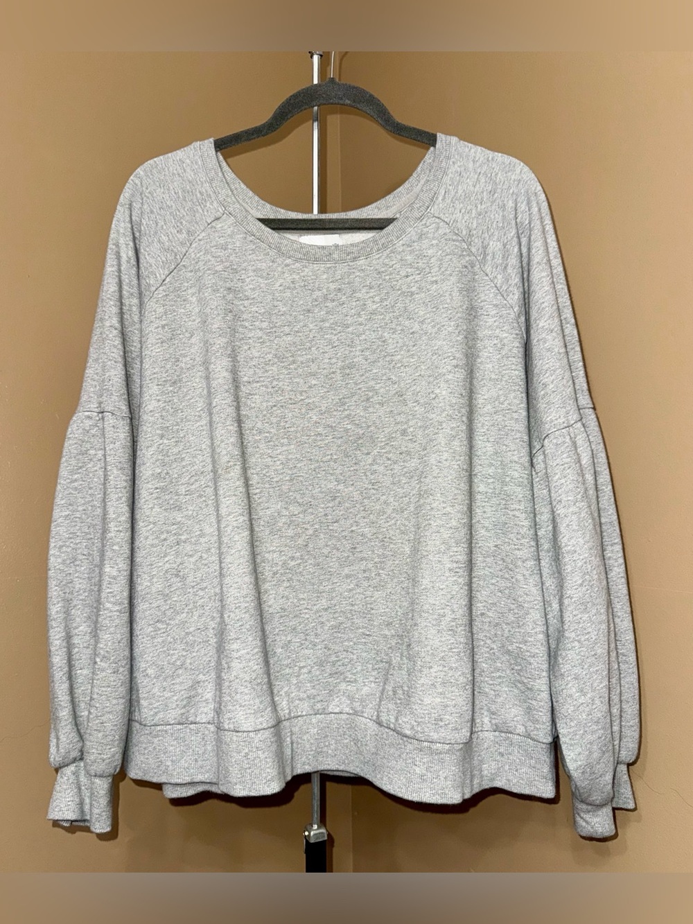 14TH & UNION Light Heather Gray Relaxed Crewneck Sweatshirt. Size 3X.